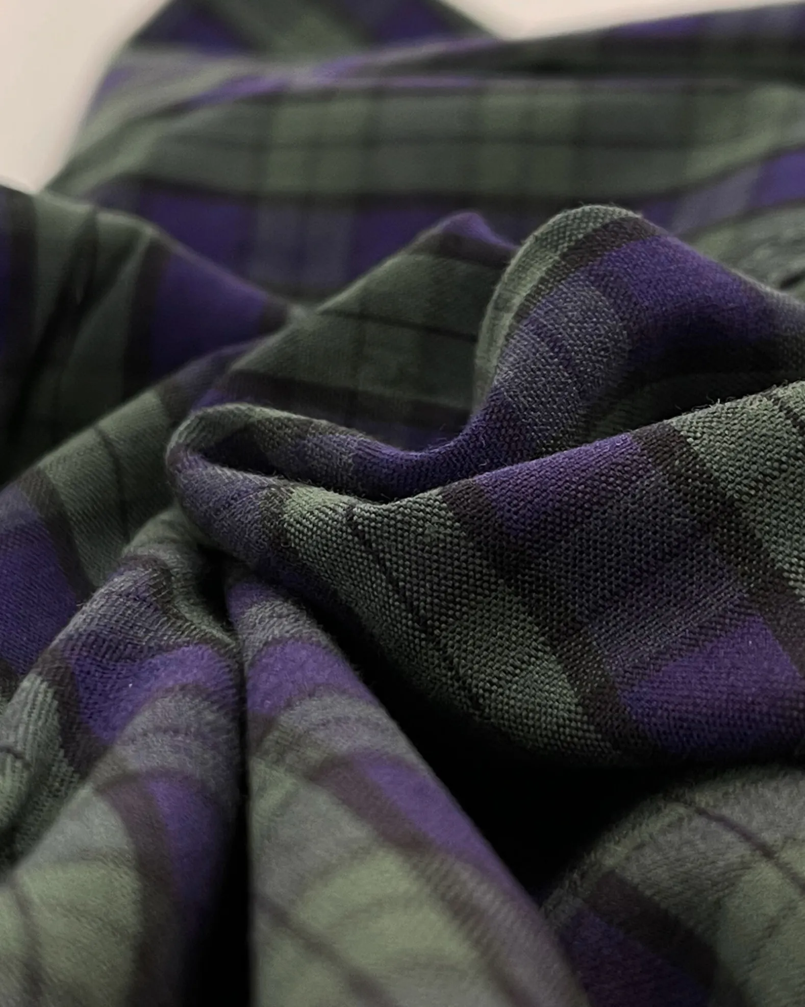 Het Lichtgewicht, Zachte Jett Shirt